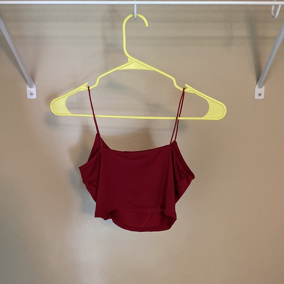 Maroon spaghetti strap crop top - Picture 2 of 2